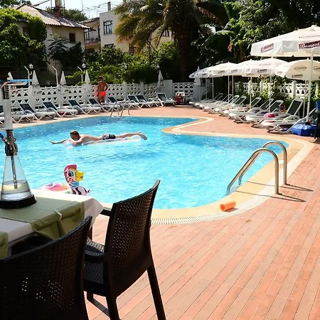 Hotell Pinar 2*