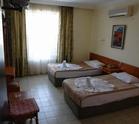 Pinar Hotell 2*