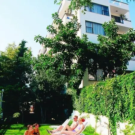 Pinar Hotel 2*